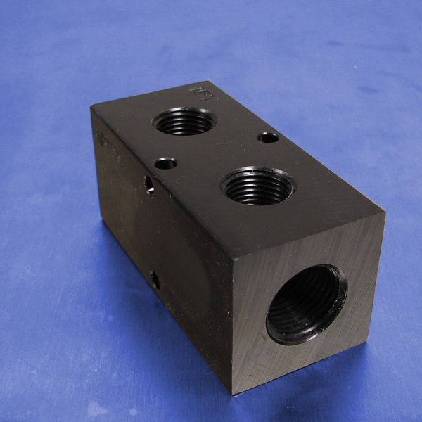 MM-810 Aluminum Double-Sided Ports Manifold 1/4 NPT Ports 3/8 NPT Inlet MM-810 Aluminum Double-Sided Ports Manifold 1/4 NPT Ports 3/8 NPT Inlet