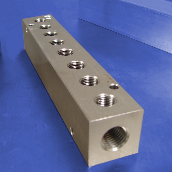MM-810 Aluminum Double-Sided Ports Manifold 1/4 NPT Ports 3/8 NPT Inlet MM-810 Aluminum Double-Sided Ports Manifold 1/4 NPT Ports 3/8 NPT Inlet
