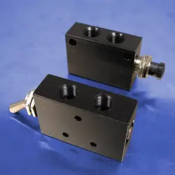 1/8 NPT (F) Ports